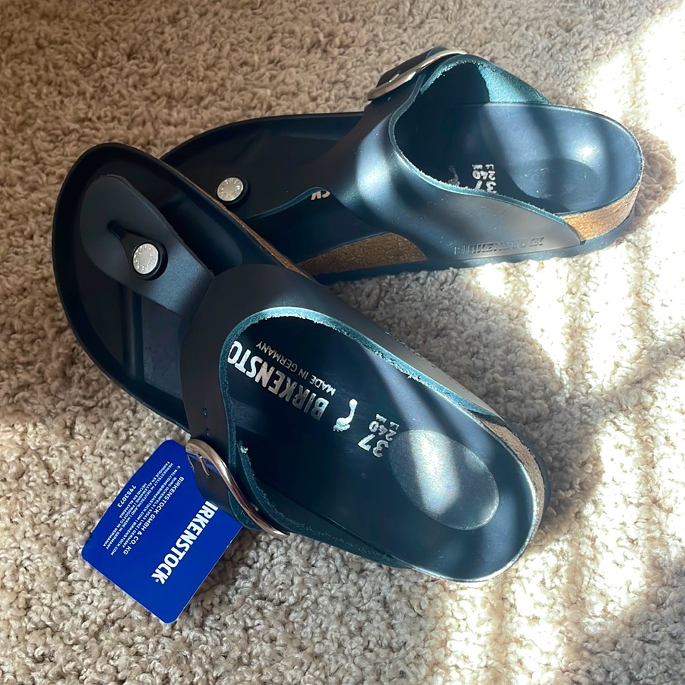 New with tags Birkenstock Gizeh Big Buckle smooth leather black women’s sandals